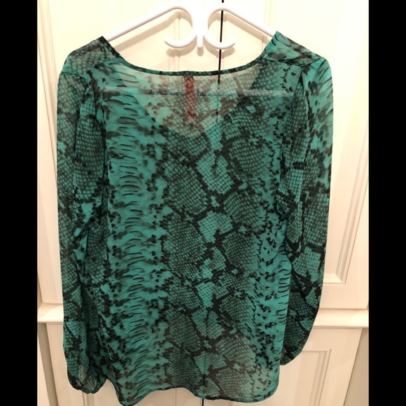 Pretty high low top - Picture 2 of 4